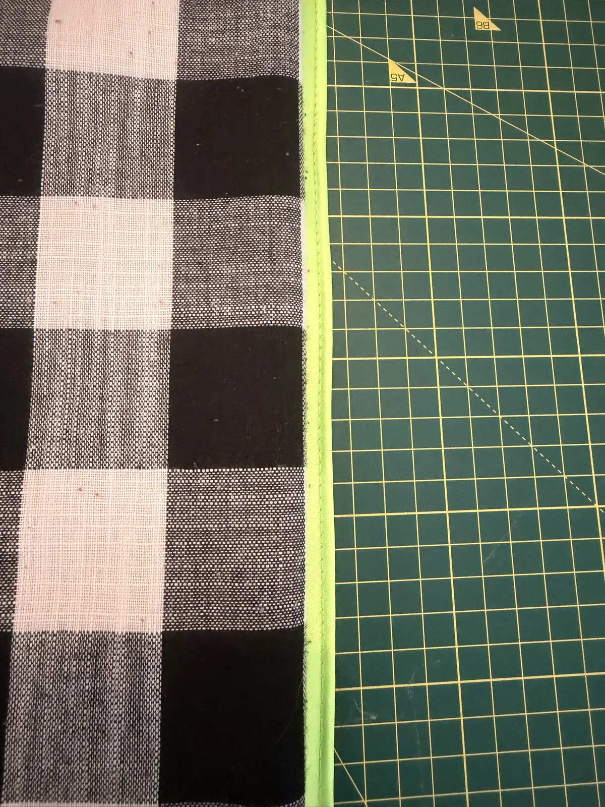 Black / Green