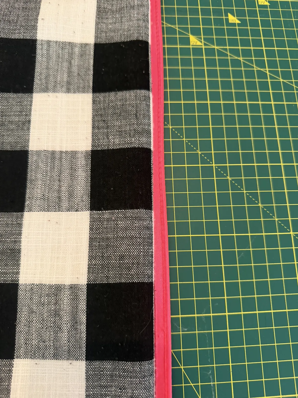 Black / Pink